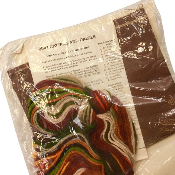 Cattails and Daisies NIP Creative Circle 0541 Southwest Crewel Embroidery Kit - Picture 7 of 7